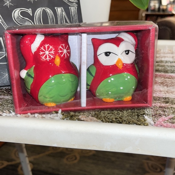 Christmas owls Salt& Pepper shakers - Pfaltzgraff Collections - Picture 6 of 6